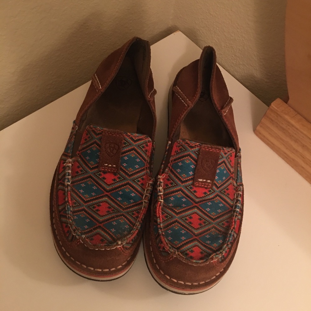 Arias Slip On Cruisers